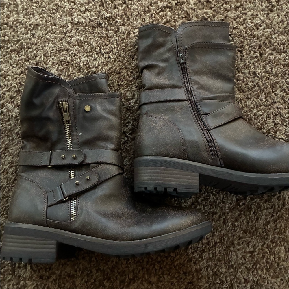 Stylish Brown Ankle Boots with Zipper